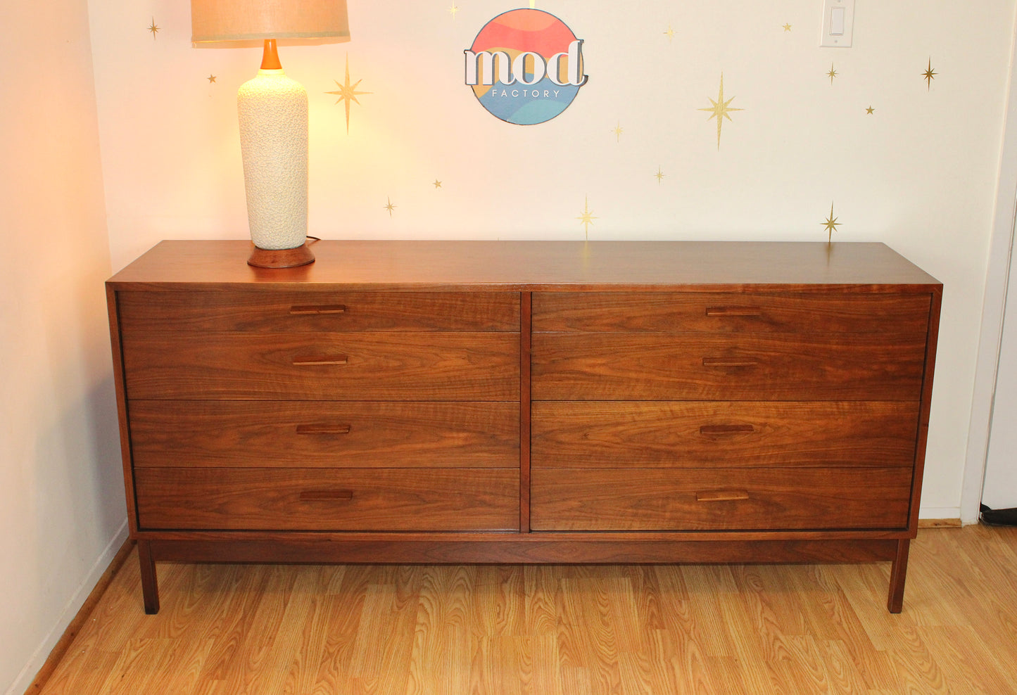 Richard Artschwager - Walnut 8 Drawer Double Dresser
