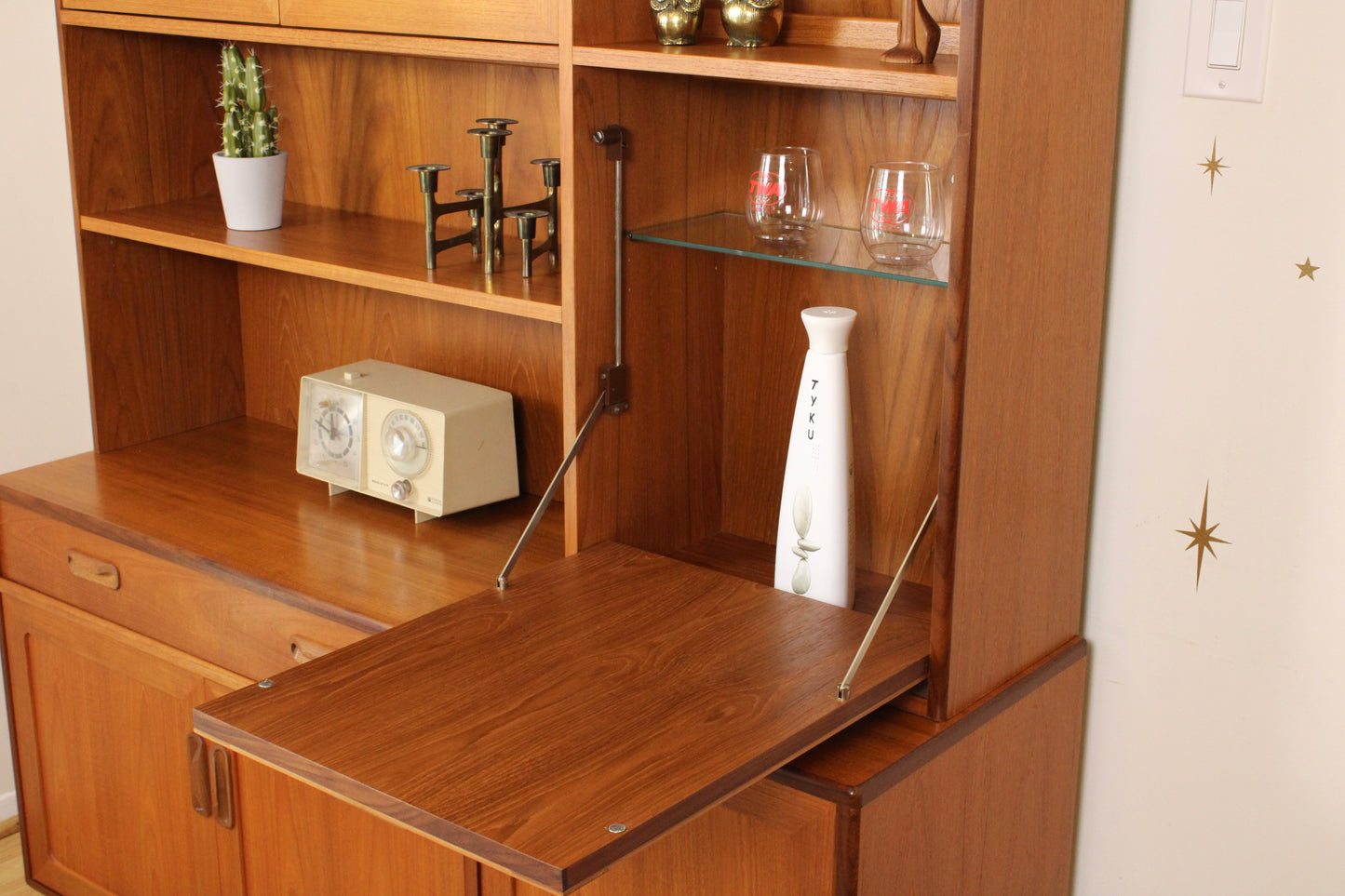V.B. Wilkins - G Plan "Fresco" Teak Sideboard w/ Hutch