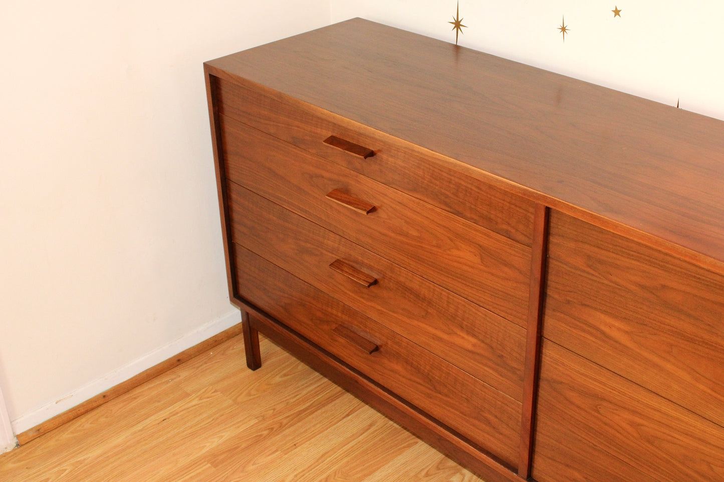 Richard Artschwager - Walnut 8 Drawer Double Dresser