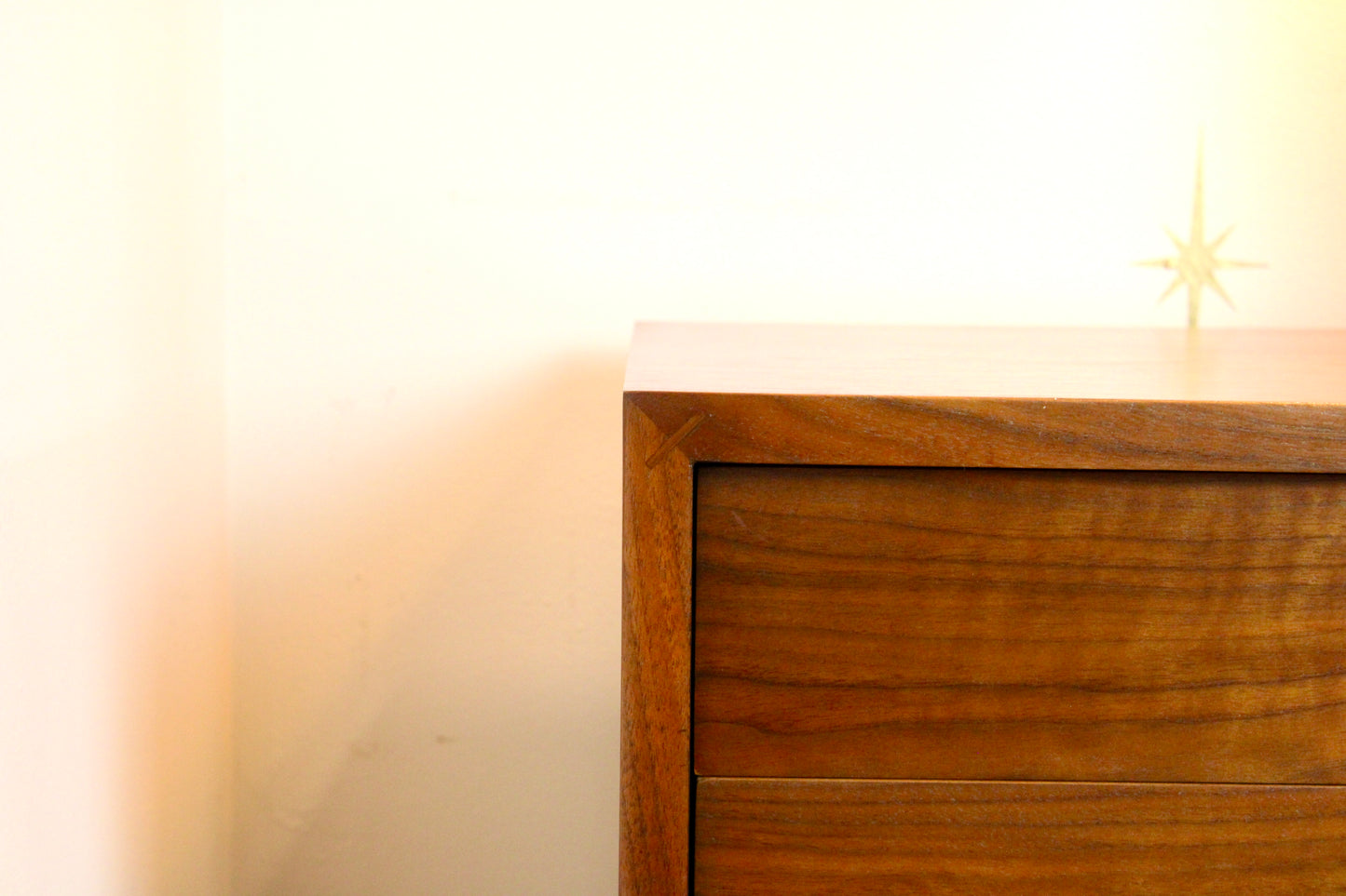 Richard Artschwager - Walnut 8 Drawer Double Dresser