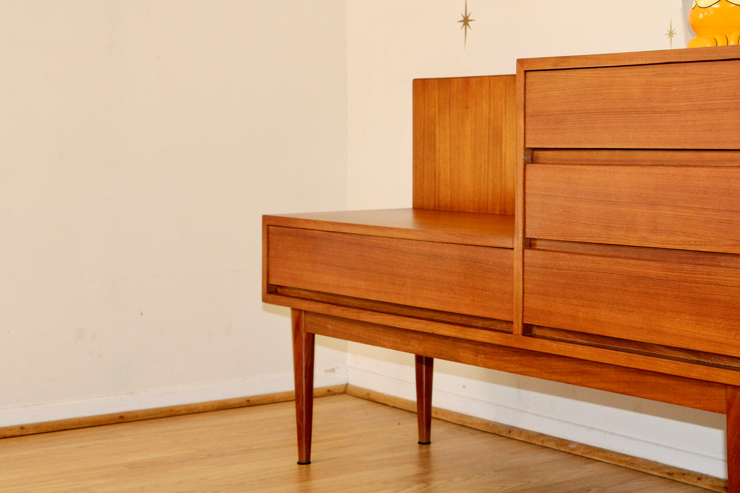 Vintage Teak Entryway/Gossip Bench