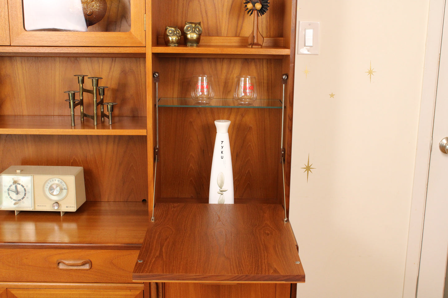V.B. Wilkins - G Plan "Fresco" Teak Sideboard w/ Hutch