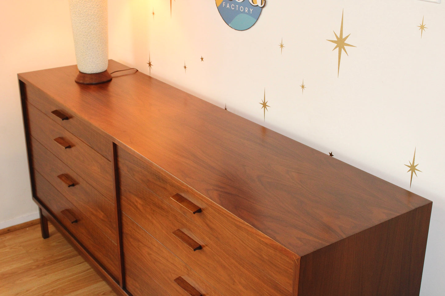 Richard Artschwager - Walnut 8 Drawer Double Dresser