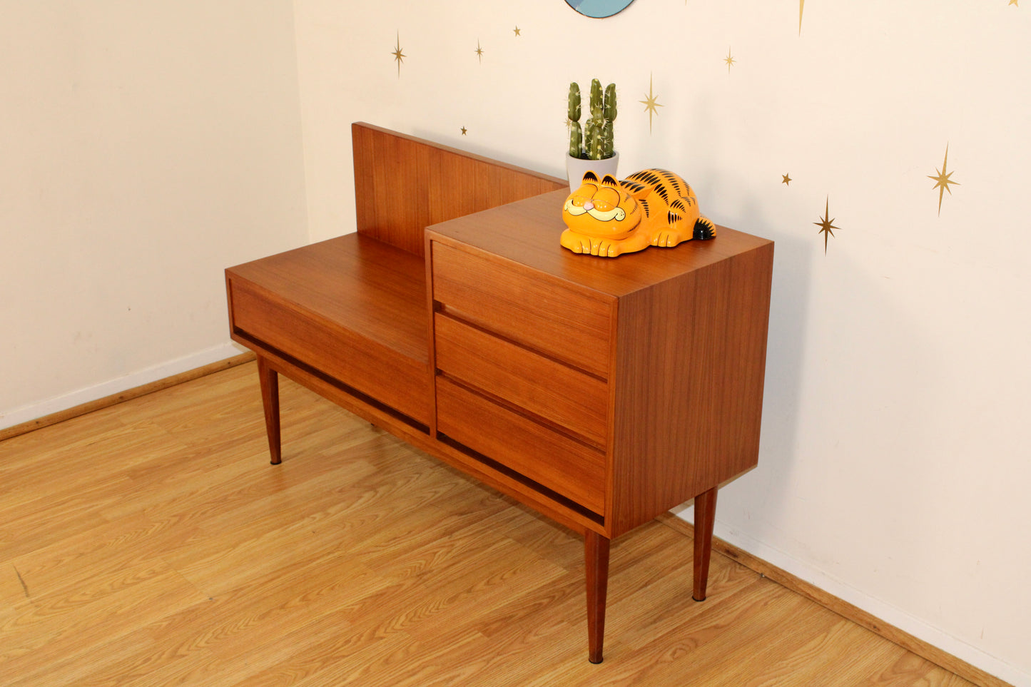 Vintage Teak Entryway/Gossip Bench