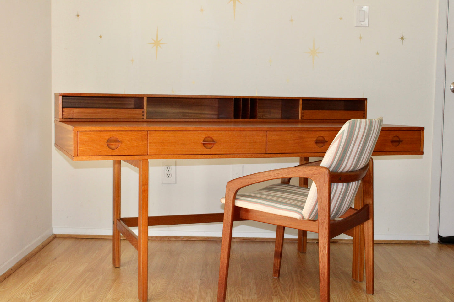 Peter Løvig Nielsen Teak Partners Desk