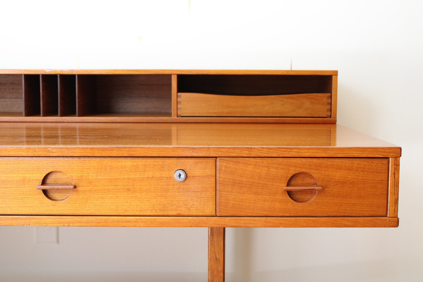 Peter Løvig Nielsen Partners Flip-Top Desk 1970s me