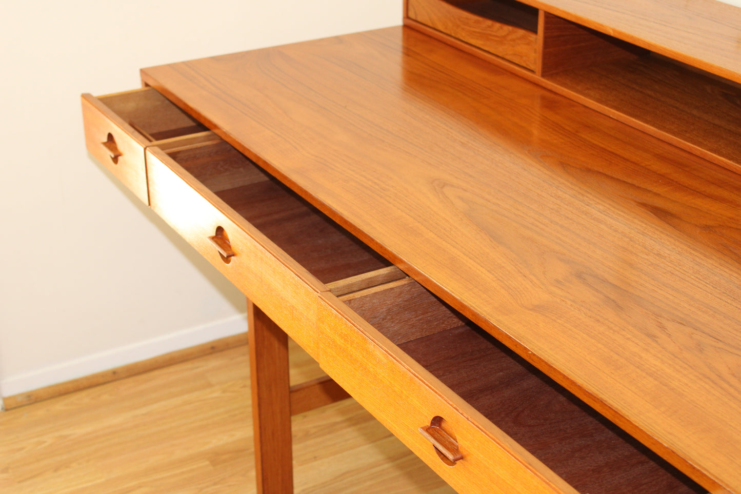Peter Løvig Nielsen Partners Flip-Top Desk 1970s me