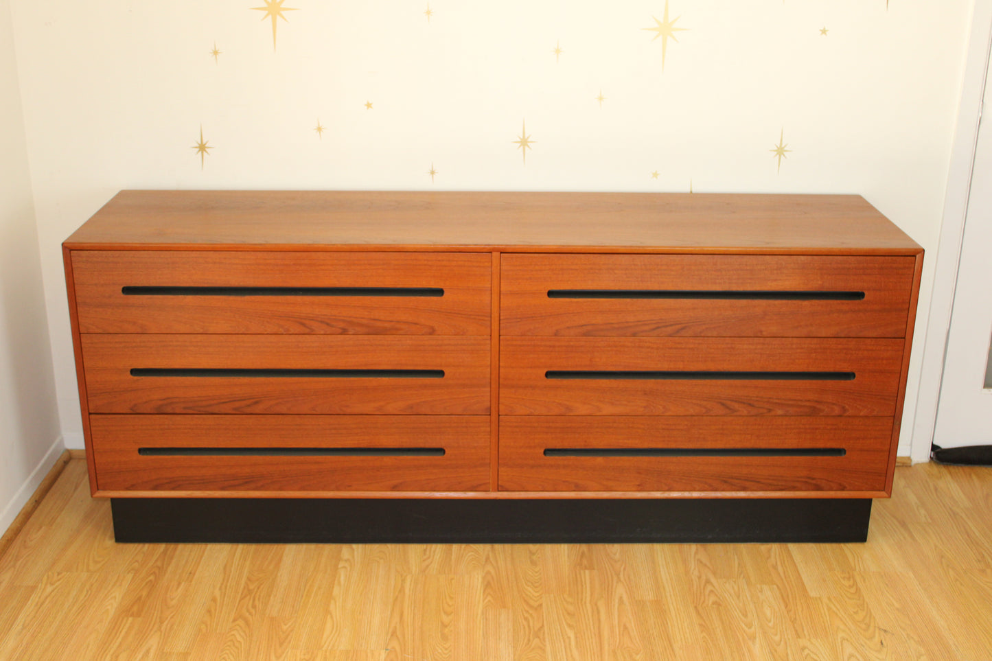 Westnofa Teak 6-Drawers Dresser
