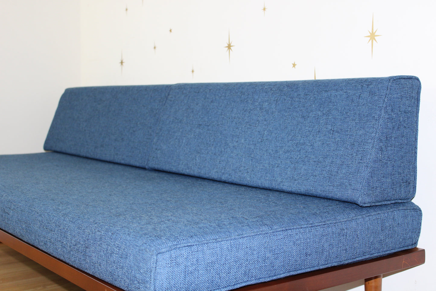 Casara Modern Classic Daybed