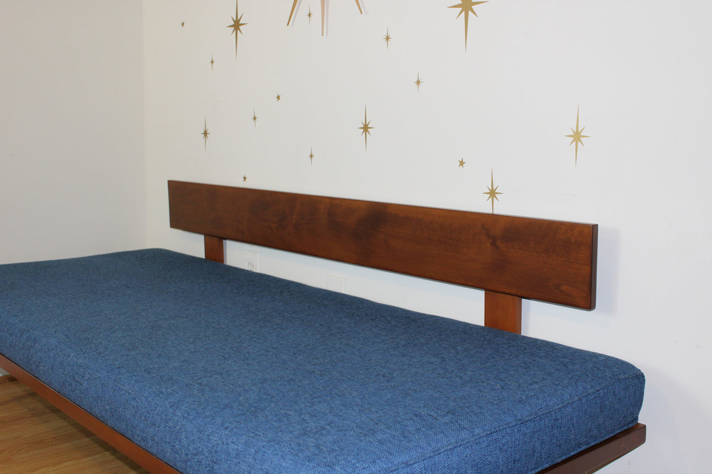 Casara Modern Classic Daybed