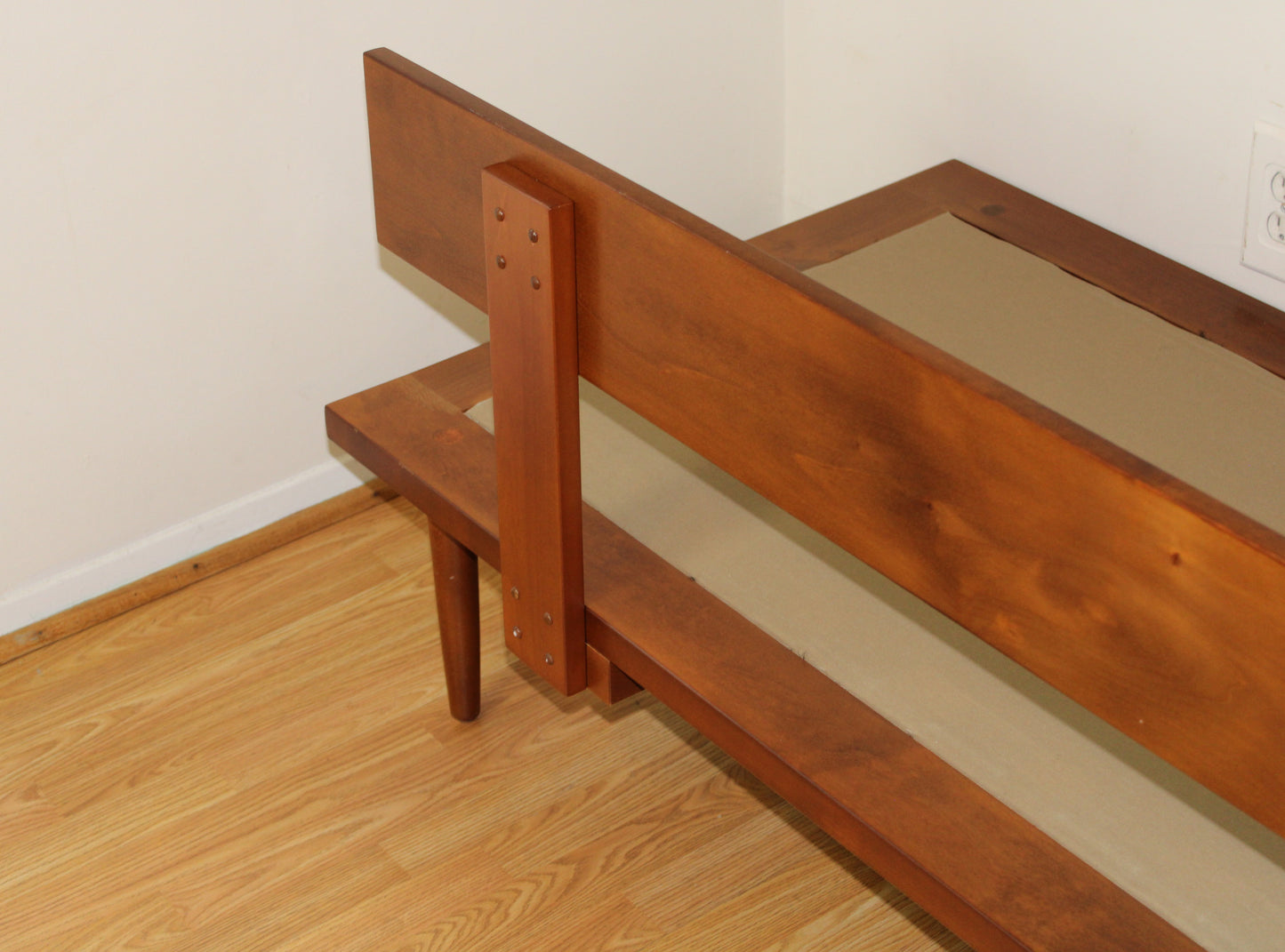 Casara Modern Classic Daybed