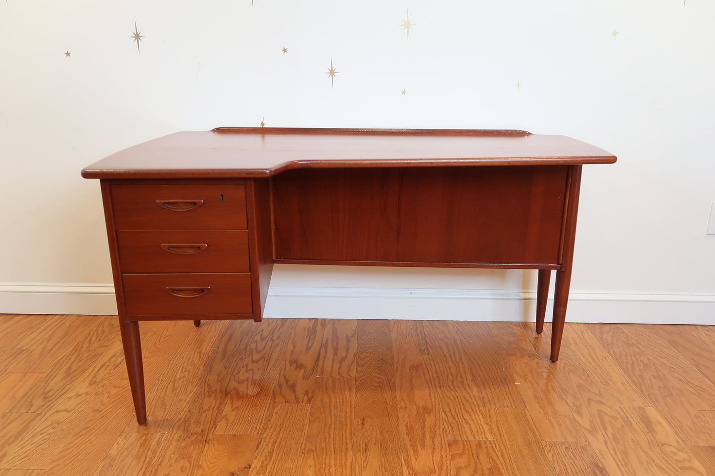 A10 Swedish Boomerang Desk