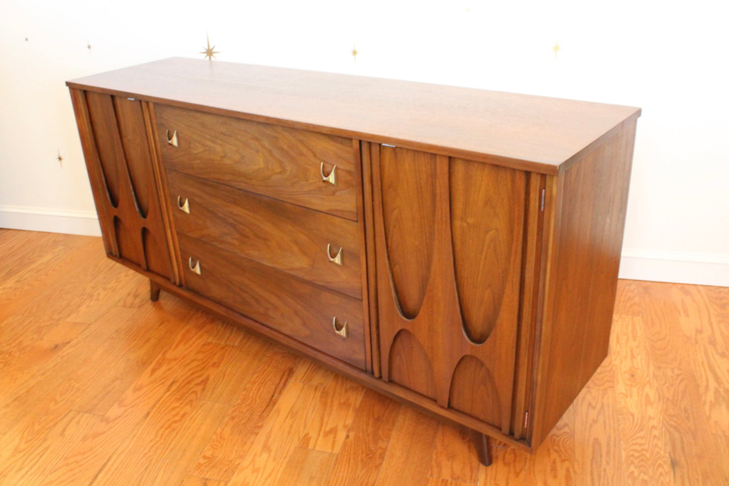 Broyhill Brasilia Dresser