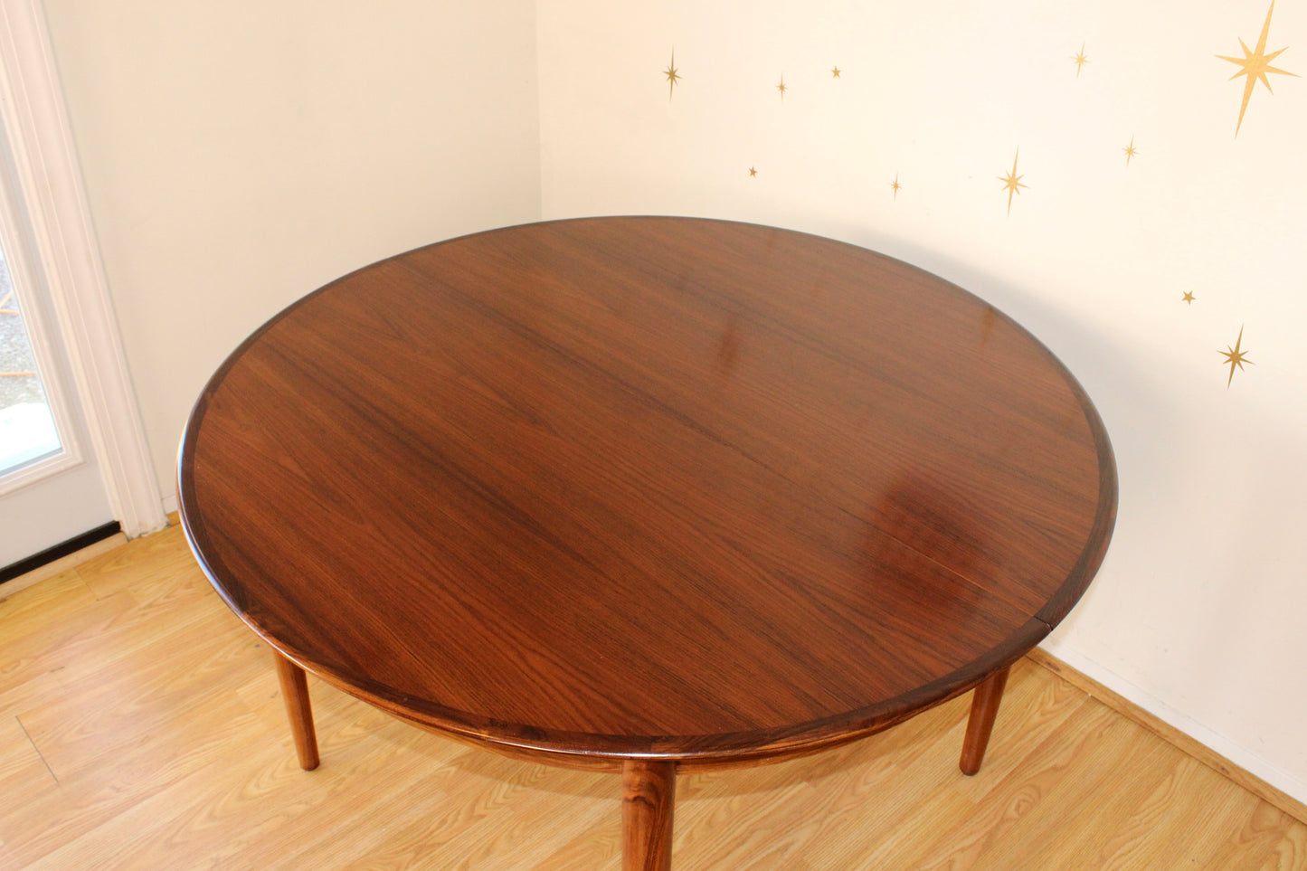Danish Rosewood Expanding Dining Table w/ 2 leaves