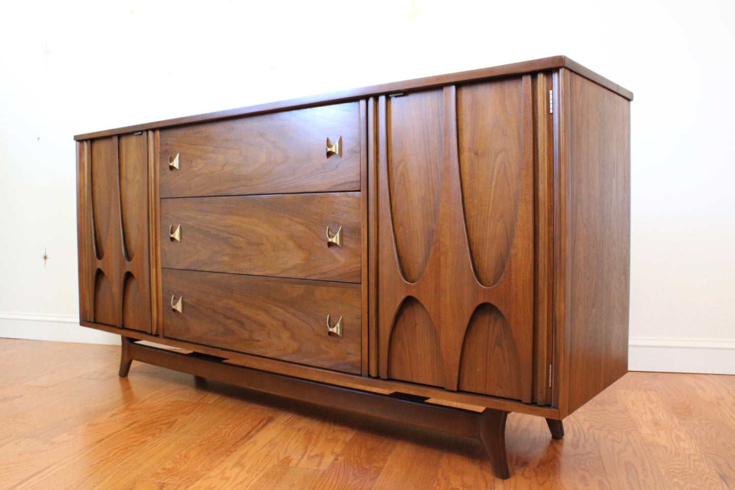 Broyhill Brasilia Dresser