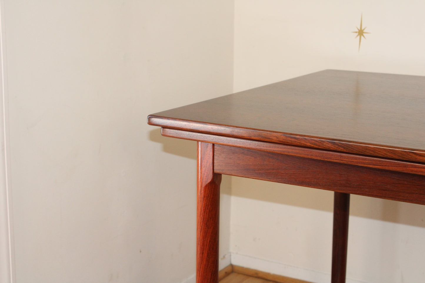 Danish Rosewood Dining Table w/ Refractory Leaves