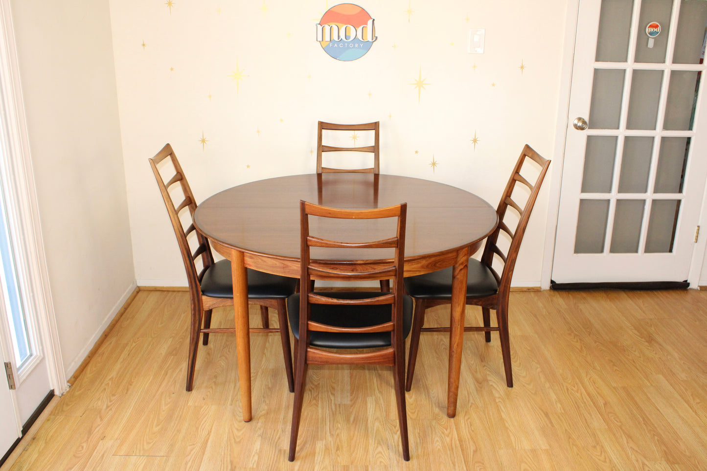 Danish Rosewood Expanding Dining Table w/ 2 leaves