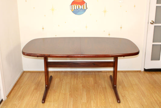 Danish Rosewood Expanding Dining Table w/ 2 Leaves
