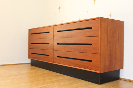 Westnofa Teak 6-Drawers Dresser