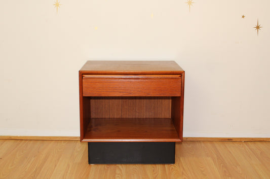 Westnofa Teak Nightstand