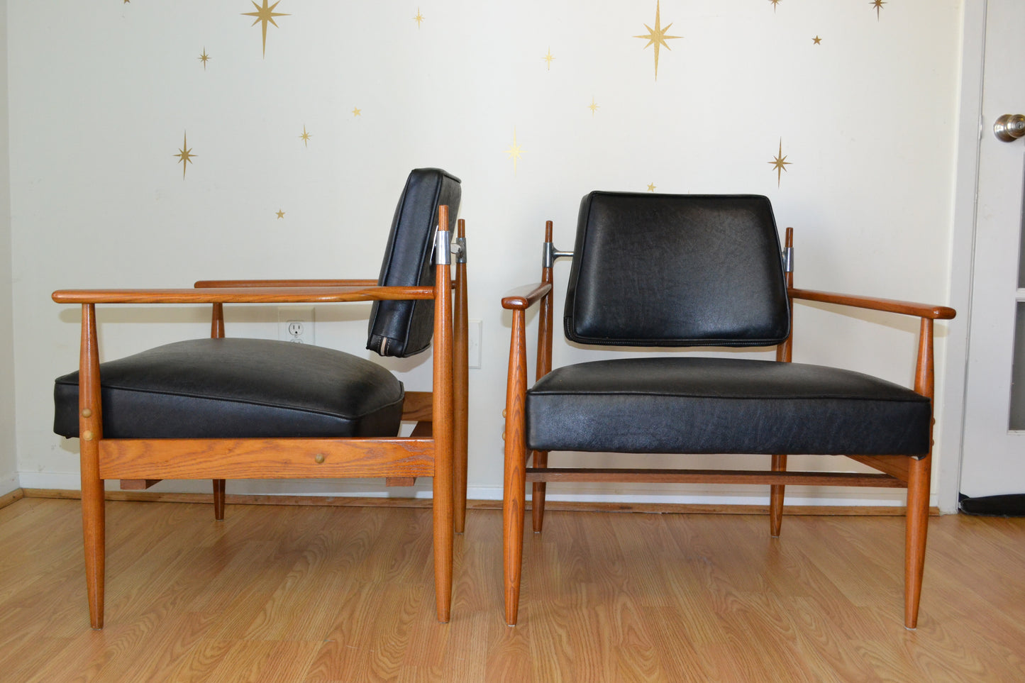 Pair of Mid-Century Lounge Chairs by Selrite
